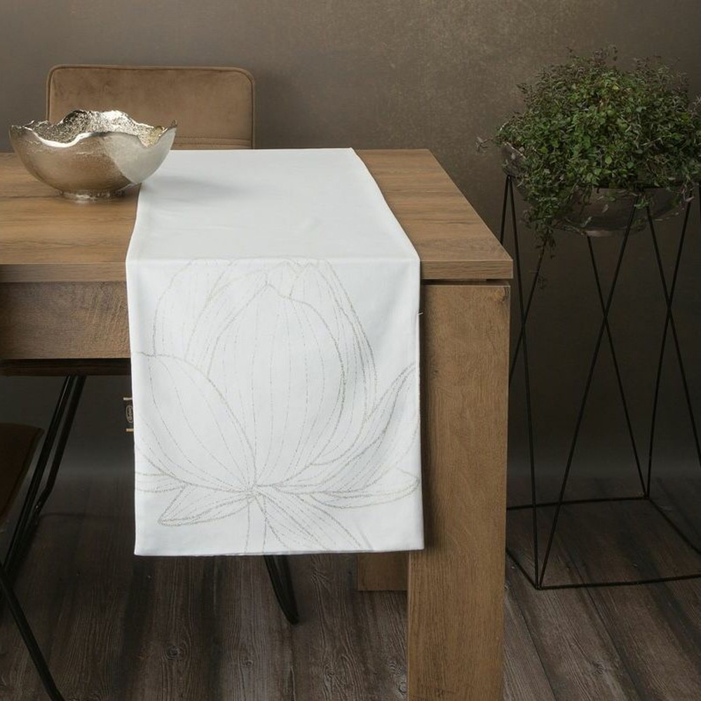 Hogyan válassz olyan asztalterítőt, amely öltöztetni fogja majd az étkezőasztalodat?