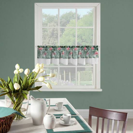 Hogyan lehet teljessé tenni egy szobát vitrázs függönnyel?